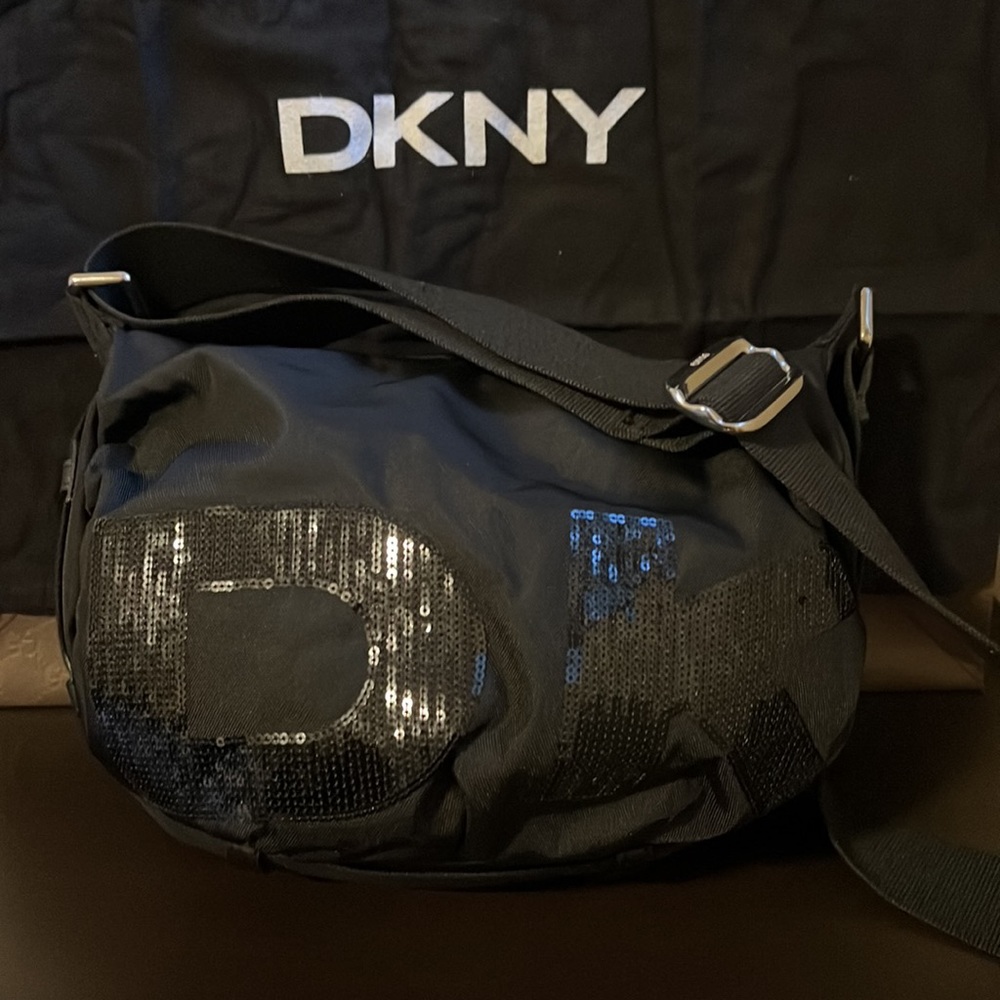 🌟 HOST PICK! 🌟 Dkny crossbody bag